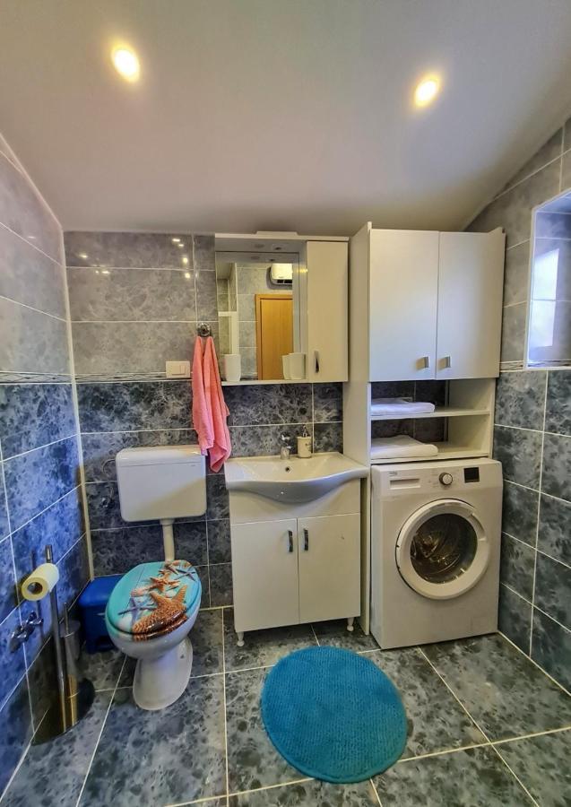 Apartman Goga With Pool And Jacuzzi 拉宾 外观 照片