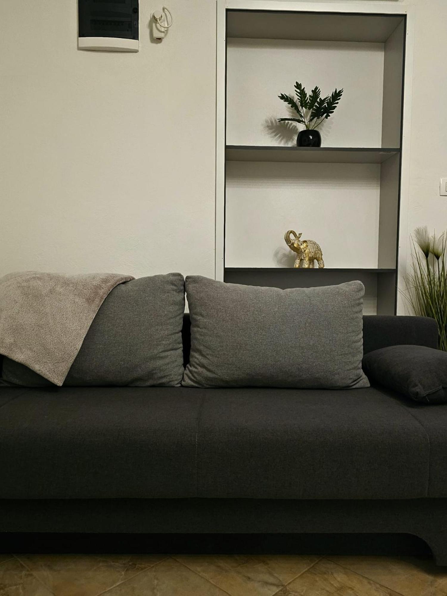 Apartman Goga With Pool And Jacuzzi 拉宾 外观 照片