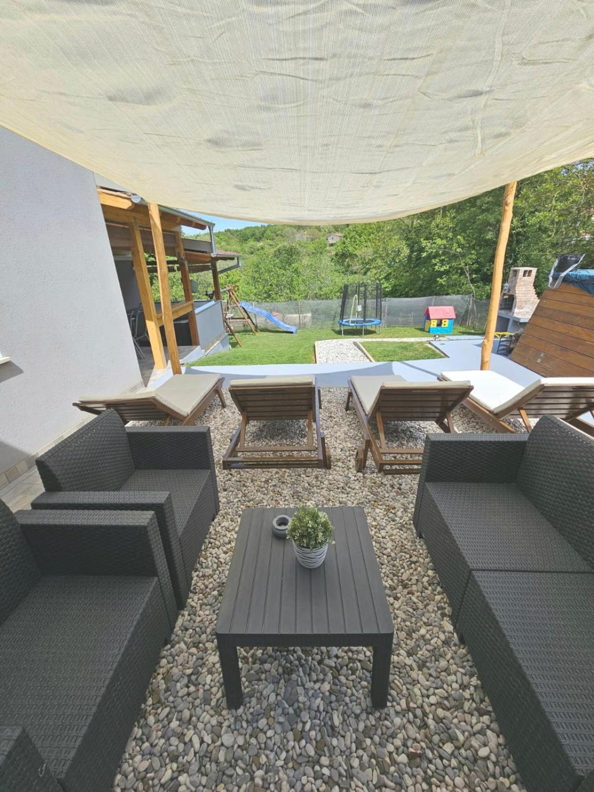 Apartman Goga With Pool And Jacuzzi 拉宾 外观 照片